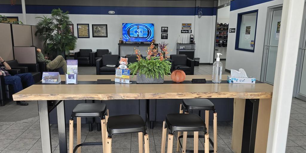 Dealership gallery photo 10